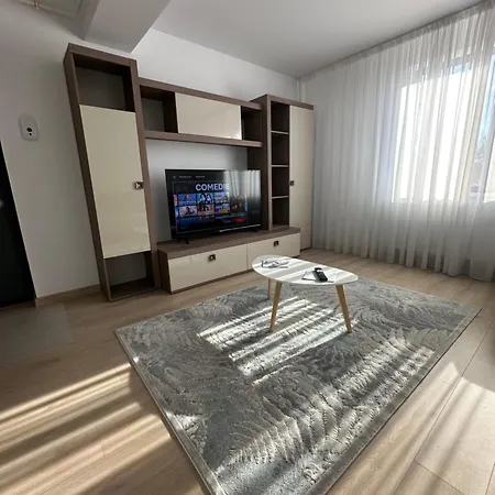 - Sunny Oasis Apartment