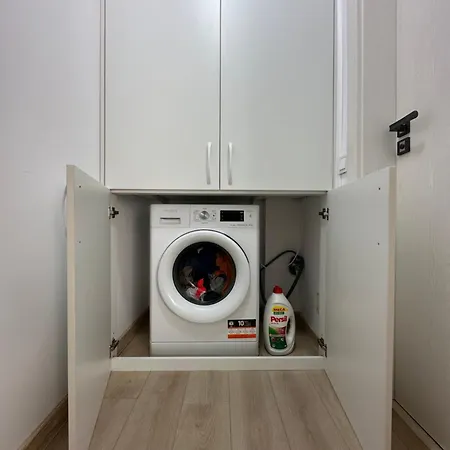 - Sunny Oasis Apartment