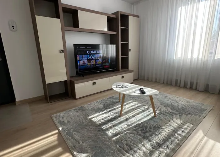 - Sunny Oasis アパート