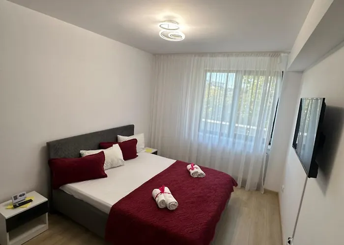 - Sunny Oasis * クラヨーヴァ