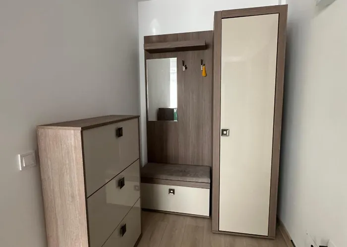 - Sunny Oasis アパート *